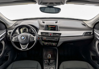 Подержанный автомобиль BMW X1 2019 года (14 фото)