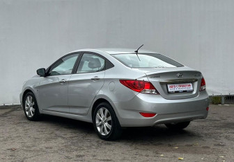 Подержанный автомобиль Hyundai Solaris Sedan 2014 года (7 фото)