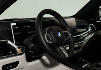 Подержанный автомобиль BMW X5 2025 года (11 фото)