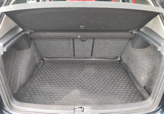 Подержанный автомобиль Volkswagen Golf Hatchback 2012 года (13 фото)