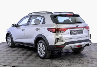 Подержанный автомобиль Kia Rio Hatchback 2021 года (7 фото)