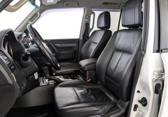 Подержанный автомобиль Mitsubishi Pajero 2018 года (20 фото)