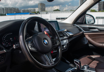 Подержанный автомобиль BMW X3 2020 года (9 фото)