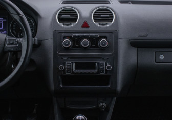 Подержанный автомобиль Volkswagen Caddy Compactvan 2013 года (14 фото)