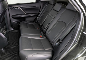 Подержанный автомобиль Lexus RX 2021 года (18 фото)