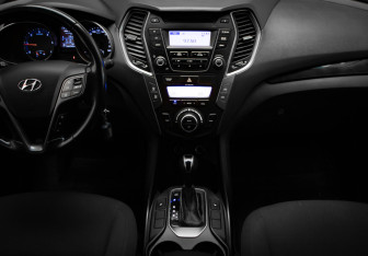 Подержанный автомобиль Hyundai Santa Fe 2013 года (17 фото)
