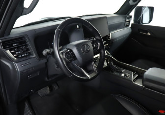Подержанный автомобиль Lexus GX 2024 года (13 фото)