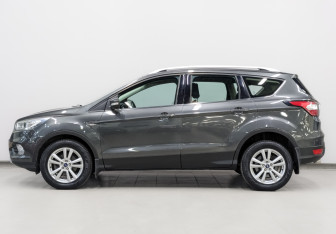 Подержанный автомобиль Ford Kuga 2018 года (8 фото)