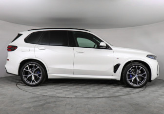 Новый BMW X5 2025 (3 фото)