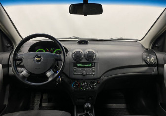 Подержанный автомобиль Chevrolet Aveo Sedan 2008 года (11 фото)