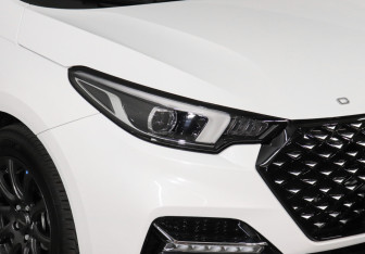 Подержанный автомобиль Omoda S5 2024 года (13 фото)