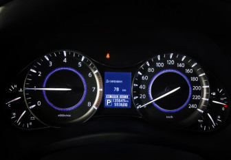 Подержанный автомобиль Infiniti QX80 2018 года (16 фото)