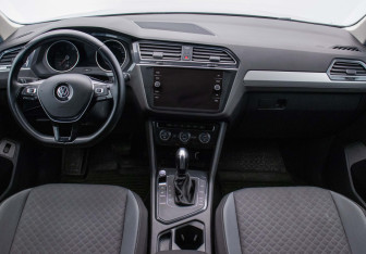 Подержанный автомобиль Volkswagen Tiguan 2020 года (13 фото)