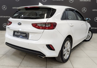 Подержанный автомобиль Kia Ceed Hatchback 2019 года (5 фото)