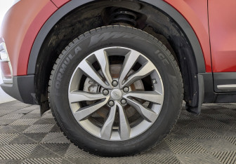 Подержанный автомобиль Geely Atlas 2019 года (13 фото)