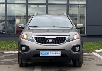 Подержанный автомобиль Kia Sorento 2011 года (2 фото)