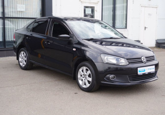 Подержанный автомобиль Volkswagen Polo Sedan 2012 года (3 фото)