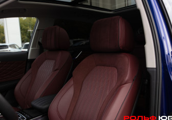 Подержанный автомобиль Hongqi HS5 2023 года (17 фото)