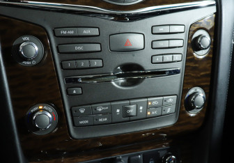 Подержанный автомобиль Nissan Patrol 2013 года (22 фото)