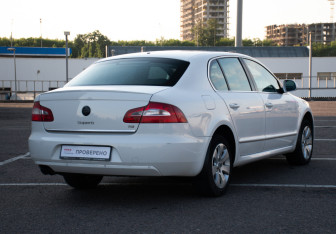 Подержанный автомобиль Skoda Superb Liftback 2012 года (5 фото)
