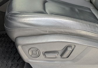 Подержанный автомобиль Audi Q8 2019 года (21 фото)