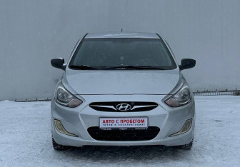 Подержанный автомобиль Hyundai Solaris Sedan 2014 года (2 фото)