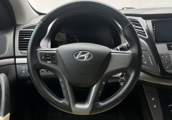 Подержанный автомобиль Hyundai i40 Sedan 2016 года (12 фото)