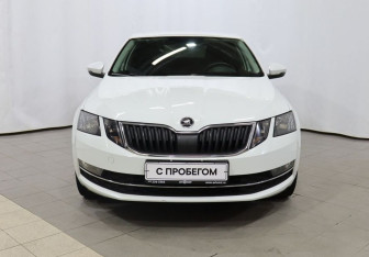 Подержанный автомобиль Skoda Octavia Liftback 2017 года (2 фото)