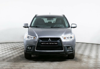 Подержанный автомобиль Mitsubishi ASX 2012 года (2 фото)