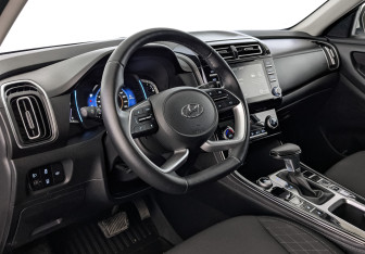 Подержанный автомобиль Hyundai Creta 2021 года (15 фото)