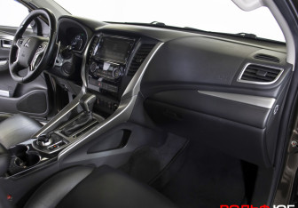 Подержанный автомобиль Mitsubishi Pajero Sport 2017 года (9 фото)
