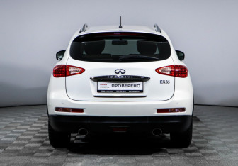 Подержанный автомобиль Infiniti EX 2008 года (6 фото)