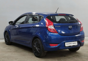 Подержанный автомобиль Hyundai Solaris Hatchback 2013 года (7 фото)