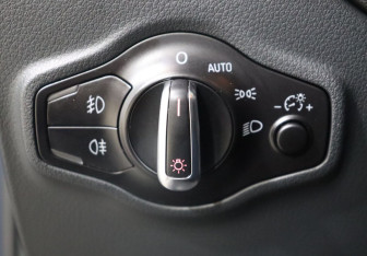 Подержанный автомобиль Audi Q5 2015 года (13 фото)