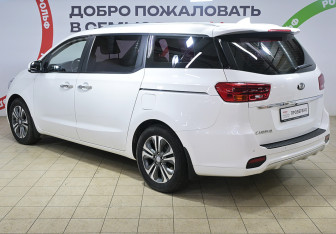 Подержанный автомобиль Kia Carnival 2019 года (7 фото)