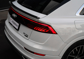 Подержанный автомобиль Audi Q8 2021 года (7 фото)