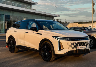 Подержанный автомобиль Exeed RX 2024 года (3 фото)