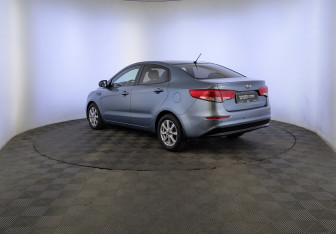 Подержанный автомобиль Kia Rio Sedan 2015 года (7 фото)