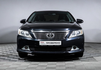 Подержанный автомобиль Toyota Camry Sedan 2012 года (2 фото)