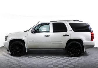 Подержанный автомобиль Chevrolet Tahoe 2012 года (8 фото)
