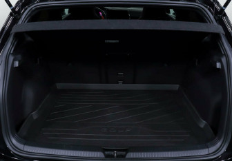 Подержанный автомобиль Volkswagen Golf GTI Hatchback 2021 года (17 фото)