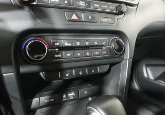 Подержанный автомобиль Kia Ceed Hatchback 2019 года (14 фото)