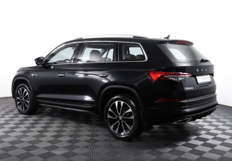 Подержанный автомобиль Skoda Kodiaq 2023 года (7 фото)