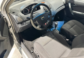 Подержанный автомобиль Chevrolet Aveo Sedan 2008 года (6 фото)