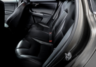 Подержанный автомобиль Volvo XC60 2015 года (10 фото)