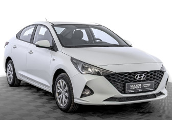 Подержанный автомобиль Hyundai Solaris Sedan 2020 года (2 фото)
