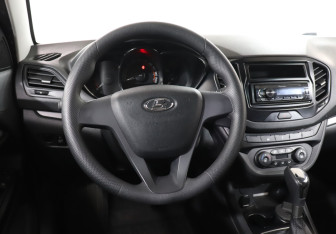 Подержанный автомобиль LADA (ВАЗ) Vesta Sedan 2021 года (16 фото)