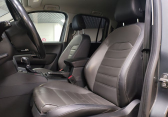 Подержанный автомобиль Volkswagen Amarok 2017 года (10 фото)