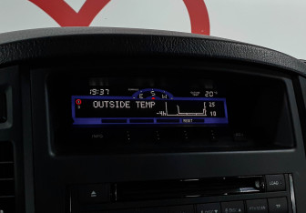 Подержанный автомобиль Mitsubishi Pajero 2007 года (13 фото)