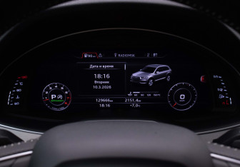 Подержанный автомобиль Audi Q7 2015 года (12 фото)